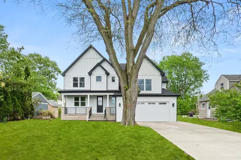 520 N Sleight St, Naperville, IL 60563