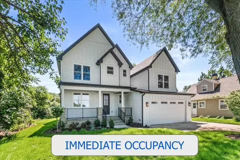 520 N Sleight St, Naperville, IL 60563