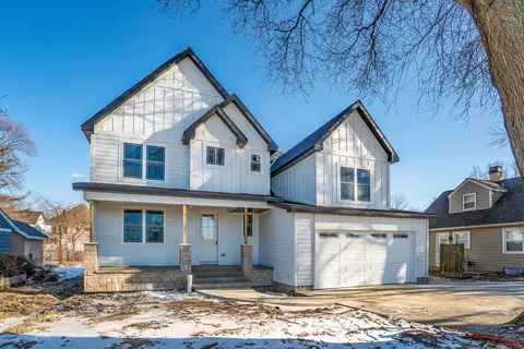 520 N Sleight St, Naperville, IL 60563