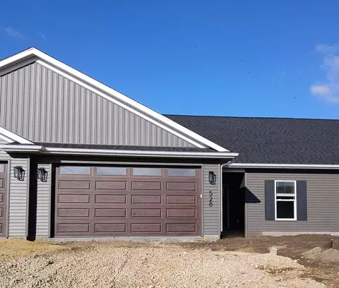 528 N 4th Ave, Eldridge, IA 52748