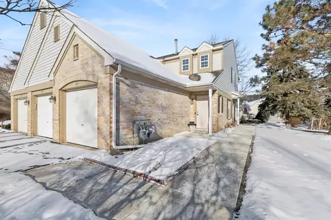 382 Crystal Ridge Dr #382, Crystal Lake, IL 60012
