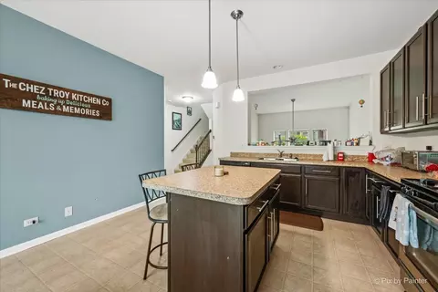 Kitchen - Undisclosed, Winfield, IL 60190 photo 2 of 5