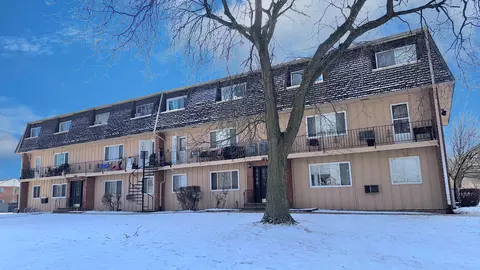 2312 Algonquin Rd #9, Rolling Meadows, IL 60008