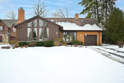 465 Arlington Ave, Glen Ellyn, IL 60137