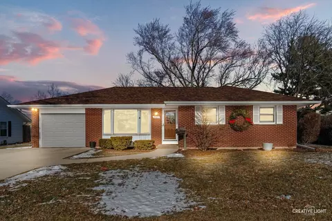 2245 Copley St, Aurora, IL 60506