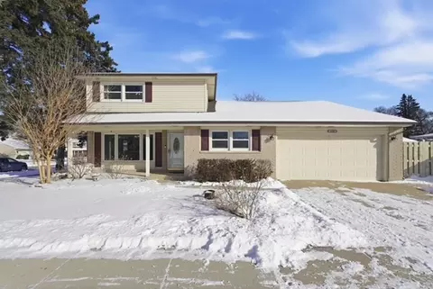 1443 S Highland Ave, Arlington Heights, IL 60005