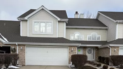 5536 Foxwoods Dr, Oak Lawn, IL 60453