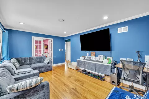 Living - 8014 Mobile Ave, Burbank, IL 60459 photo 1 of 2