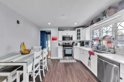 Kitchen - 8014 Mobile Ave, Burbank, IL 60459 photo 3 of 3