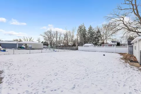 Exterior - 8014 Mobile Ave, Burbank, IL 60459 photo 2 of 4