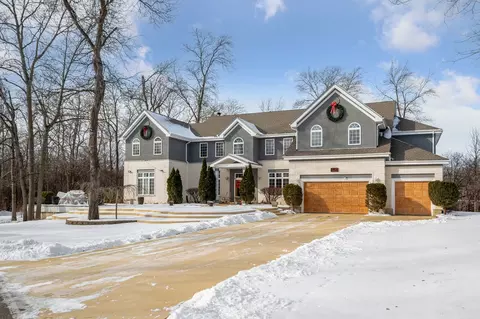 28 W280 Oak Creek Ct, West Chicago, IL 60185