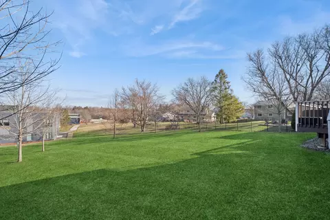 Exterior - 940 Freeman Rd, Hoffman Estates, IL 60192 photo 3 of 3