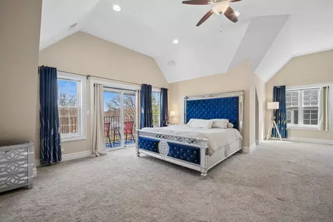 Bedroom - 940 Freeman Rd, Hoffman Estates, IL 60192 photo 3 of 5