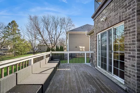 Exterior - 940 Freeman Rd, Hoffman Estates, IL 60192 photo 2 of 3