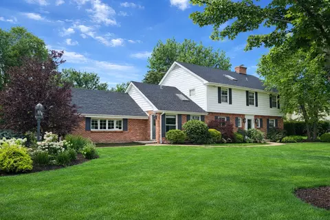 1831 Farm Rd, Lake Forest, IL 60045