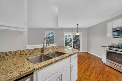 Kitchen - 1211 Bluejay Ln, Plainfield, IL 60586 photo 2 of 4