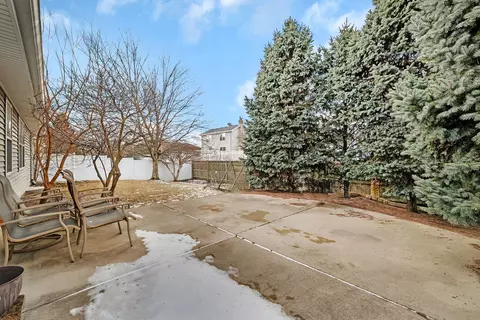 Exterior - 1211 Bluejay Ln, Plainfield, IL 60586 photo 3 of 6