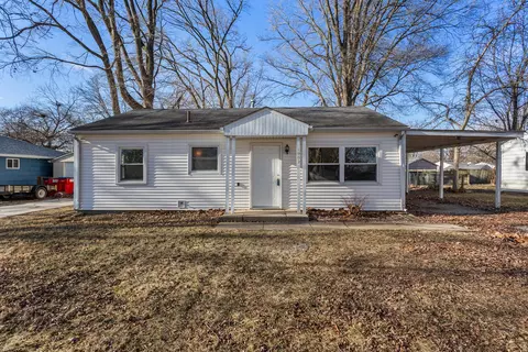 1902 Meadow Dr, Champaign, IL 61821