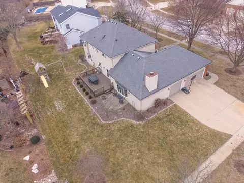 View/Area - 2813 Stonehurst Dr, Bloomington, IL 61704 photo 8 of 8