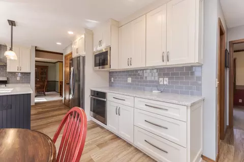 Kitchen - 2813 Stonehurst Dr, Bloomington, IL 61704 photo 6 of 6
