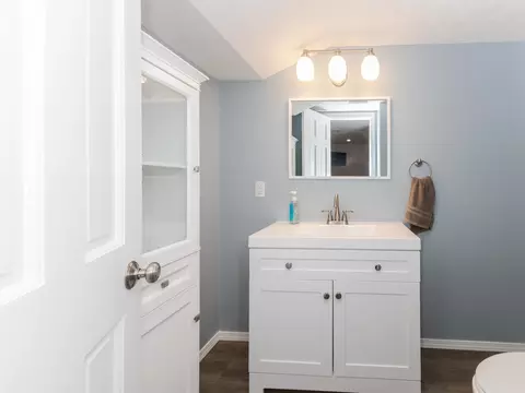 Bath - 2813 Stonehurst Dr, Bloomington, IL 61704 photo 5 of 5