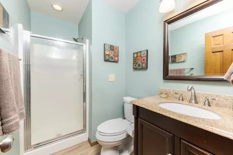 Bath - 2813 Stonehurst Dr, Bloomington, IL 61704 photo 1 of 5