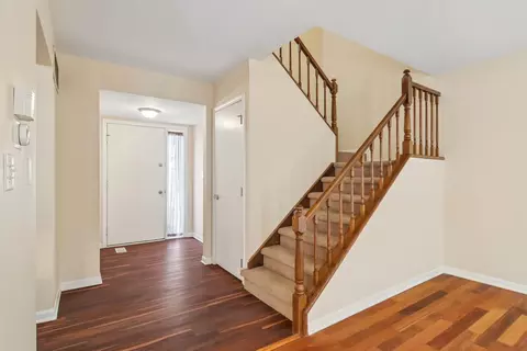 Other - 682 Claridge Cir, Hoffman Estates, IL 60169 photo 3 of 11