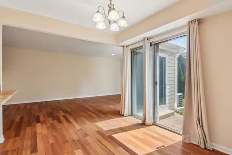 Living - 682 Claridge Cir, Hoffman Estates, IL 60169 photo 4 of 5
