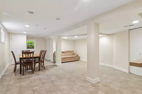 Other - 682 Claridge Cir, Hoffman Estates, IL 60169 photo 9 of 11