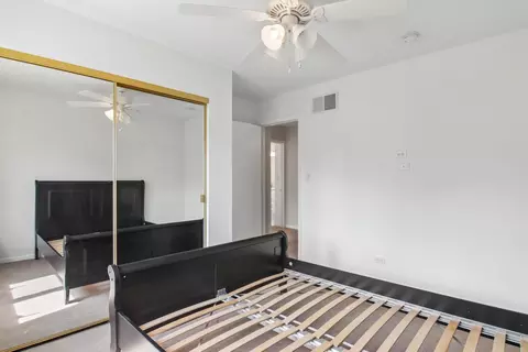 Bedroom - 682 Claridge Cir, Hoffman Estates, IL 60169 photo 2 of 6