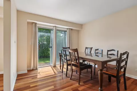 Dining - 682 Claridge Cir, Hoffman Estates, IL 60169 photo 2 of 3