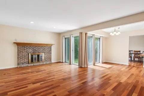 Living - 682 Claridge Cir, Hoffman Estates, IL 60169 photo 1 of 5