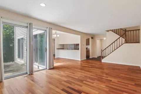 Living - 682 Claridge Cir, Hoffman Estates, IL 60169 photo 3 of 5