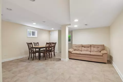 Other - 682 Claridge Cir, Hoffman Estates, IL 60169 photo 10 of 11