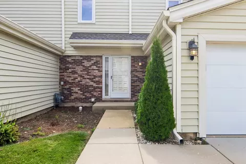 Exterior - 682 Claridge Cir, Hoffman Estates, IL 60169 photo 3 of 6