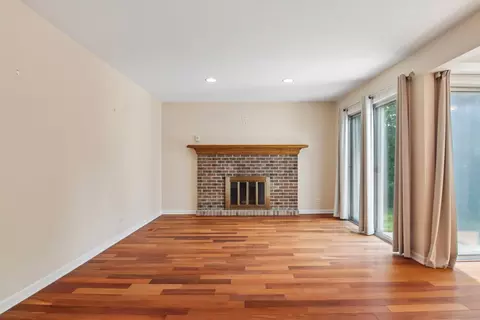 Living - 682 Claridge Cir, Hoffman Estates, IL 60169 photo 2 of 5