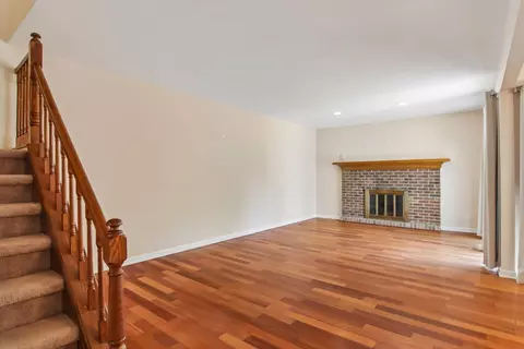 Living - 682 Claridge Cir, Hoffman Estates, IL 60169 photo 5 of 5