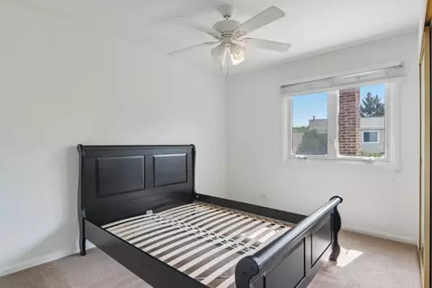Bedroom - 682 Claridge Cir, Hoffman Estates, IL 60169 photo 1 of 6