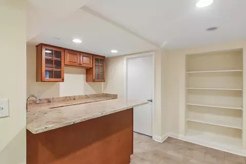 Other - 682 Claridge Cir, Hoffman Estates, IL 60169 photo 6 of 11
