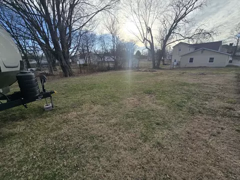 Exterior - 306 S Thomas St, Christopher, IL 62822 photo 9 of 13