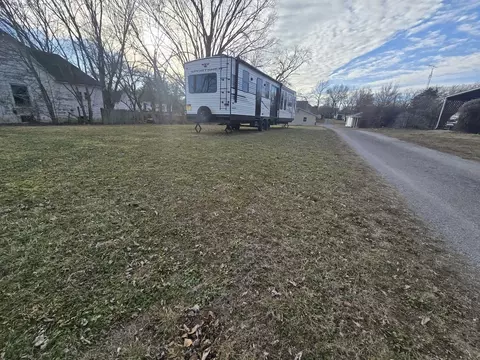 Exterior - 306 S Thomas St, Christopher, IL 62822 photo 13 of 13