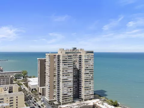 6301 N Sheridan Rd #11A, Chicago, IL 60660