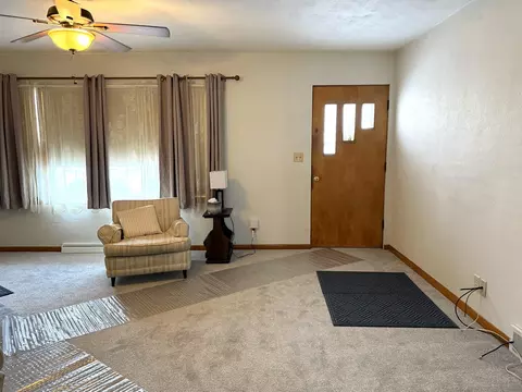 827 Read St, Lockport, IL 60441 photo 2