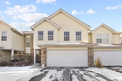 143 Sussex Ct, Roselle, IL 60172