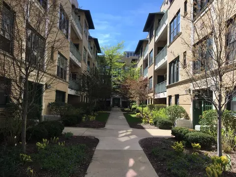 4320 N Clarendon Ave #2031, Chicago, IL 60613