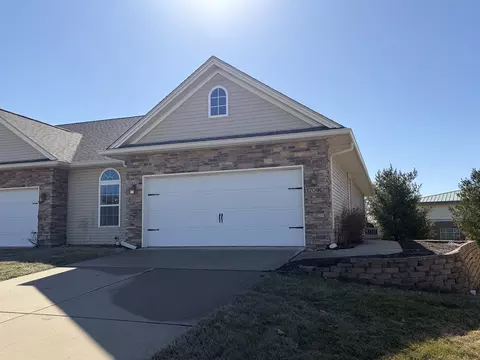 1709 Timber Wolf Ln #C, Mahomet, IL 61853