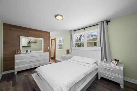 Bedroom - 2212 Fulle St, Rolling Meadows, IL 60008 photo 1 of 2