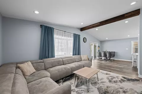 Living - 2212 Fulle St, Rolling Meadows, IL 60008 photo 3 of 4