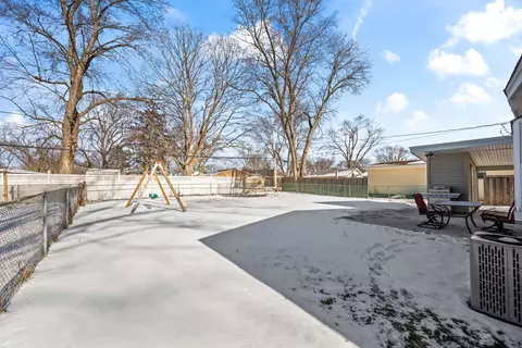 Exterior - 2212 Fulle St, Rolling Meadows, IL 60008 photo 4 of 7