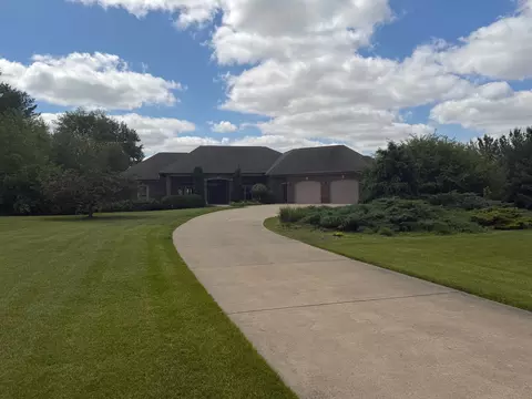 1005 W Summit St, Maquoketa, IA 52060